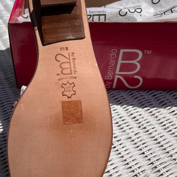 Be Belle of the Beach Party!  BERNARDO (NWT, Sz 8)  Pink Beaded Sandals - Picture 4 of 5